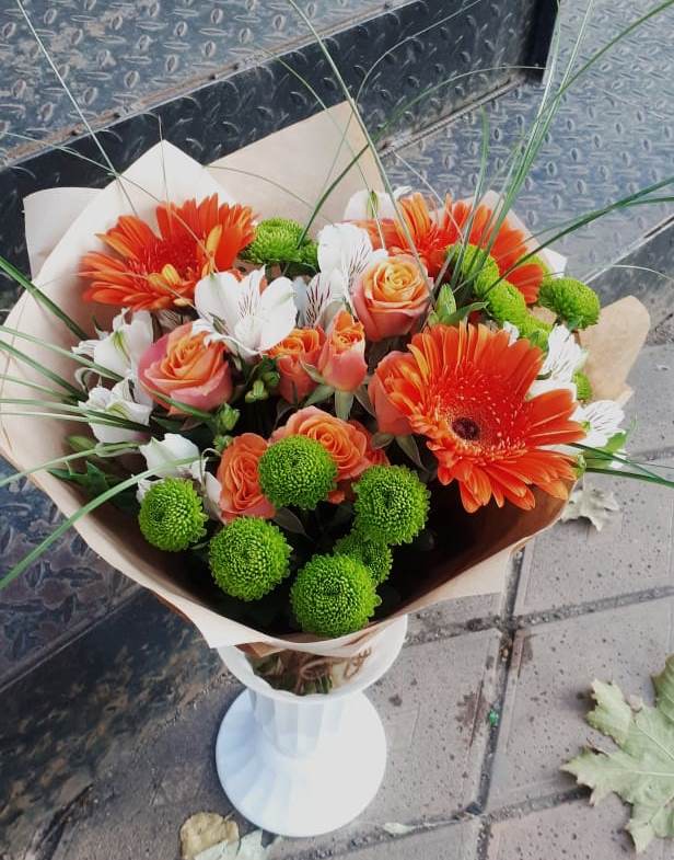 Букет цветов из: Герберы, Хризантемы, Альстромерии и Розы в Заплавской