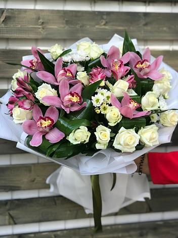 Букет цветов из: Розы и Хризантемы в Заплавской