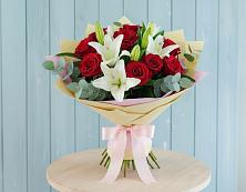 Букет цветов из:  Лилии и Розы в Заплавской