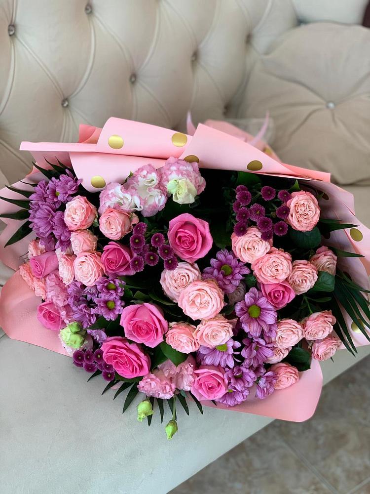 Букет цветов из: Хризантемы, Розы и Лизиантусы в Заплавской