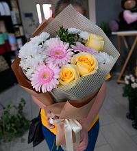 Букет цветов из:  Герберы, Розы и Хризантемы в Заплавской