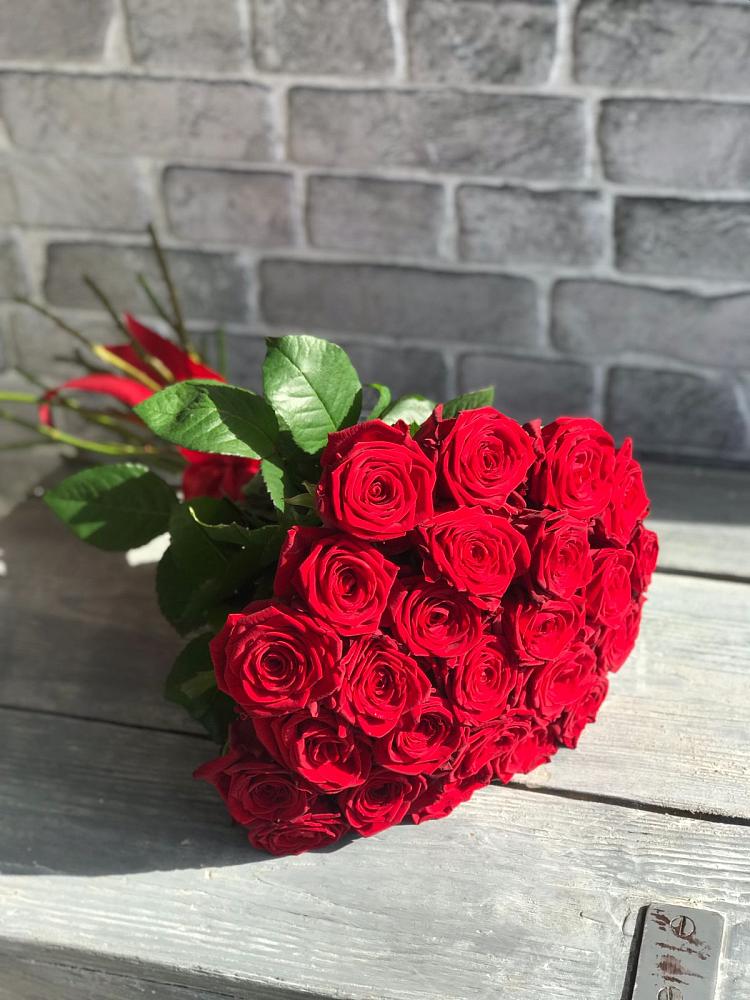 Букет Красные розы Фридом в Заплавской