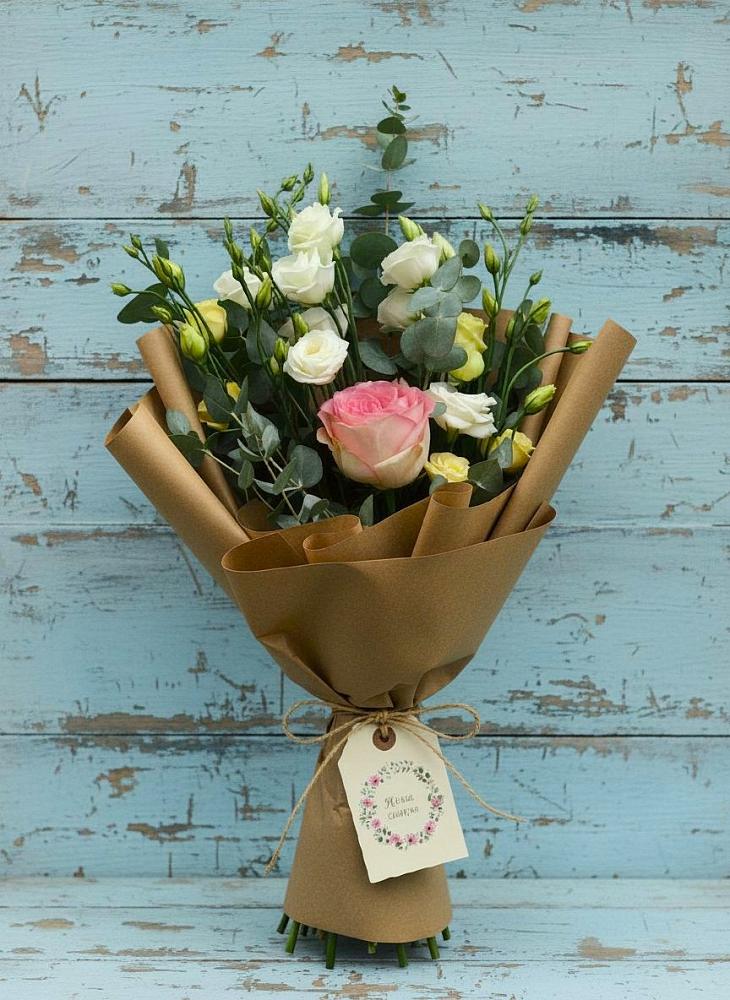 Букет цветов из: Розы и Лизиантусы в Заплавской