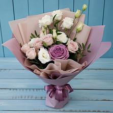 Букет цветов из:  Розы и Лизиантусы в Заплавской