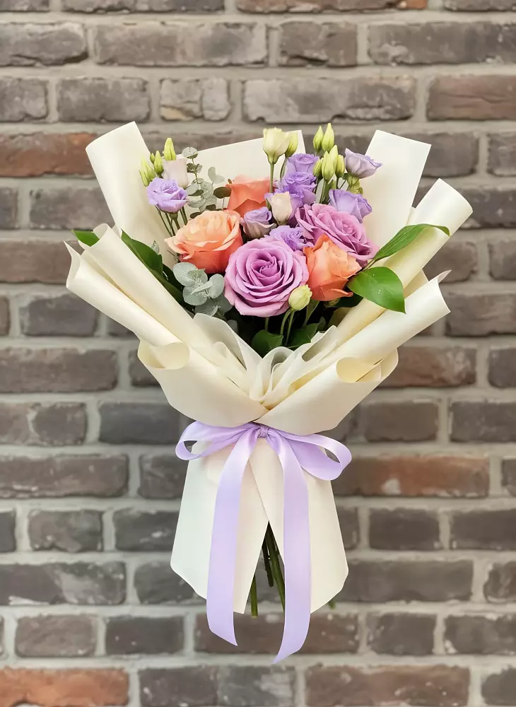 Букет цветов из: Лизиантусы и Розы в Заплавской