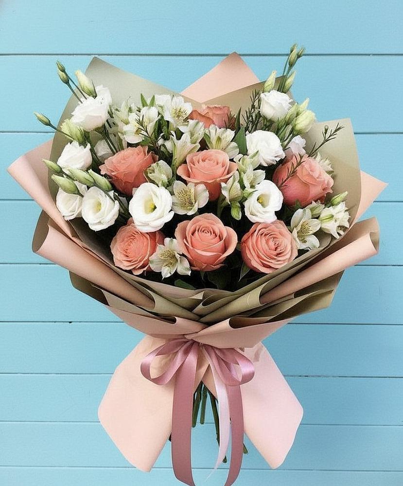 Букет цветов из: Розы, Альстромерии и Лизиантусы в Заплавской