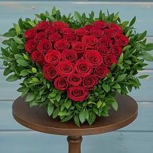 Цветочная композиция из Розы в виде сердца в Заплавской