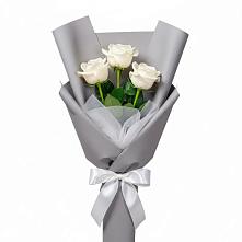 Букет 3 белые розы в Заплавской