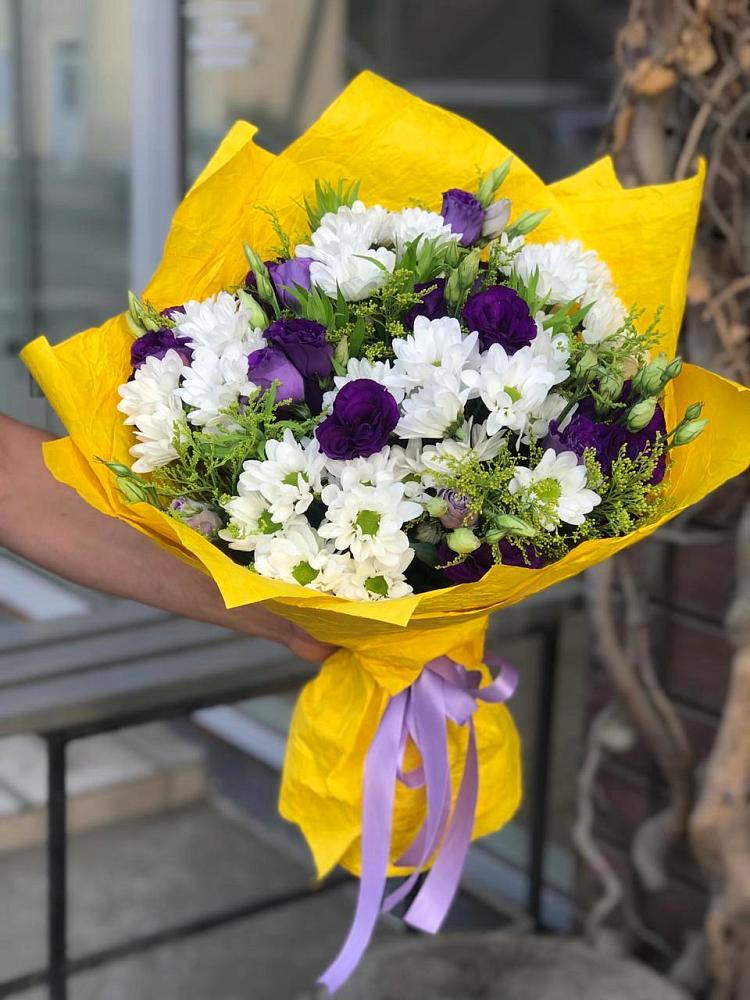 Букет цветов из: Ирисы, Хризантемы и Ромашки в Заплавской