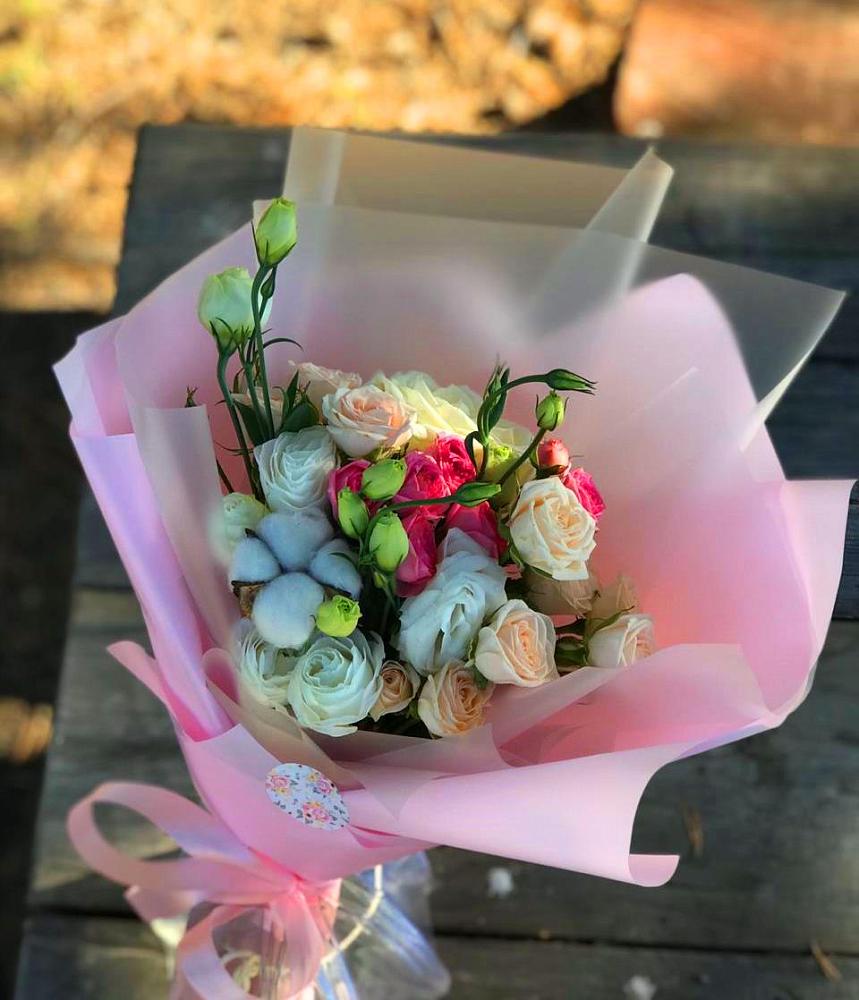 Букет цветов из: Розы и Лизиантусы в Заплавской