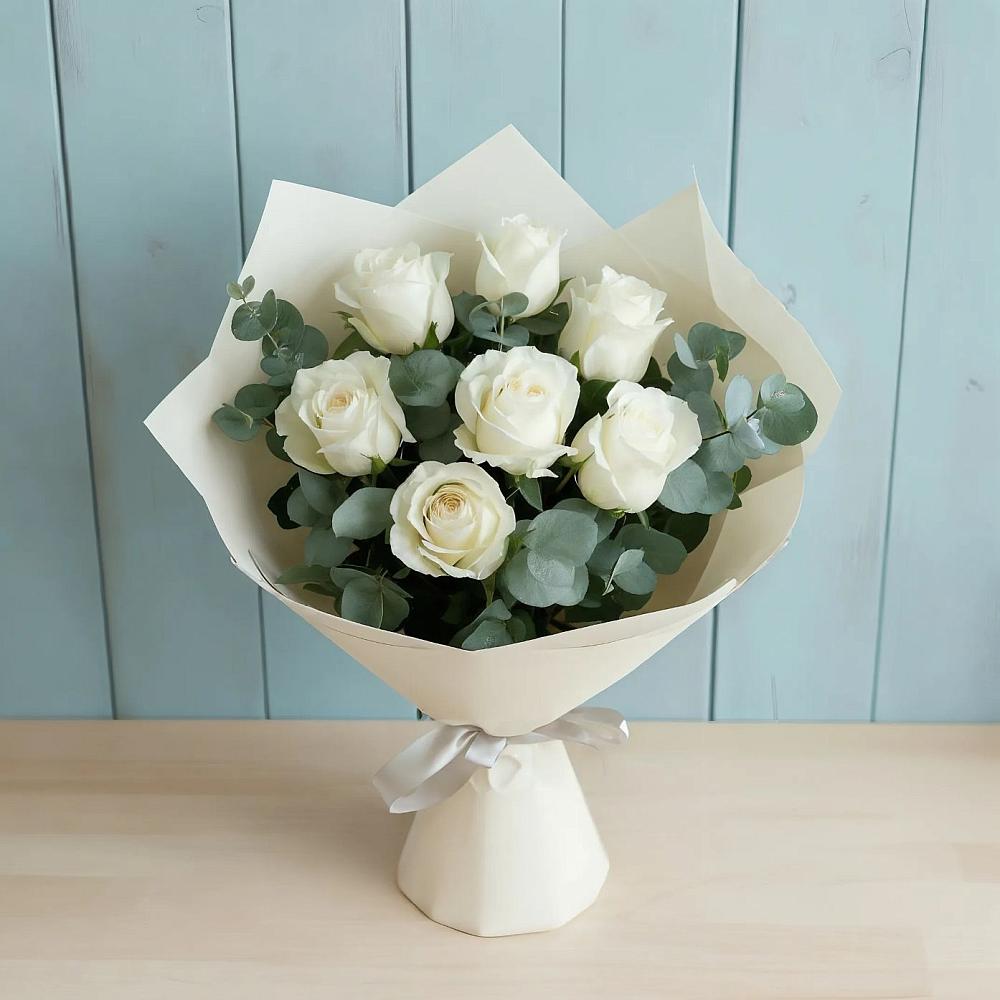 Букет Белые розы в Эвкалипте в Заплавской