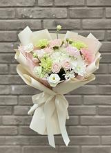 Букет цветов из:  Гвоздики, Розы, Лизиантусы и Хризантемы в Заплавской