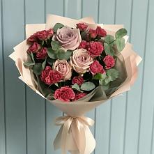 Букет цветов из:  Гвоздики и Розы в Заплавской