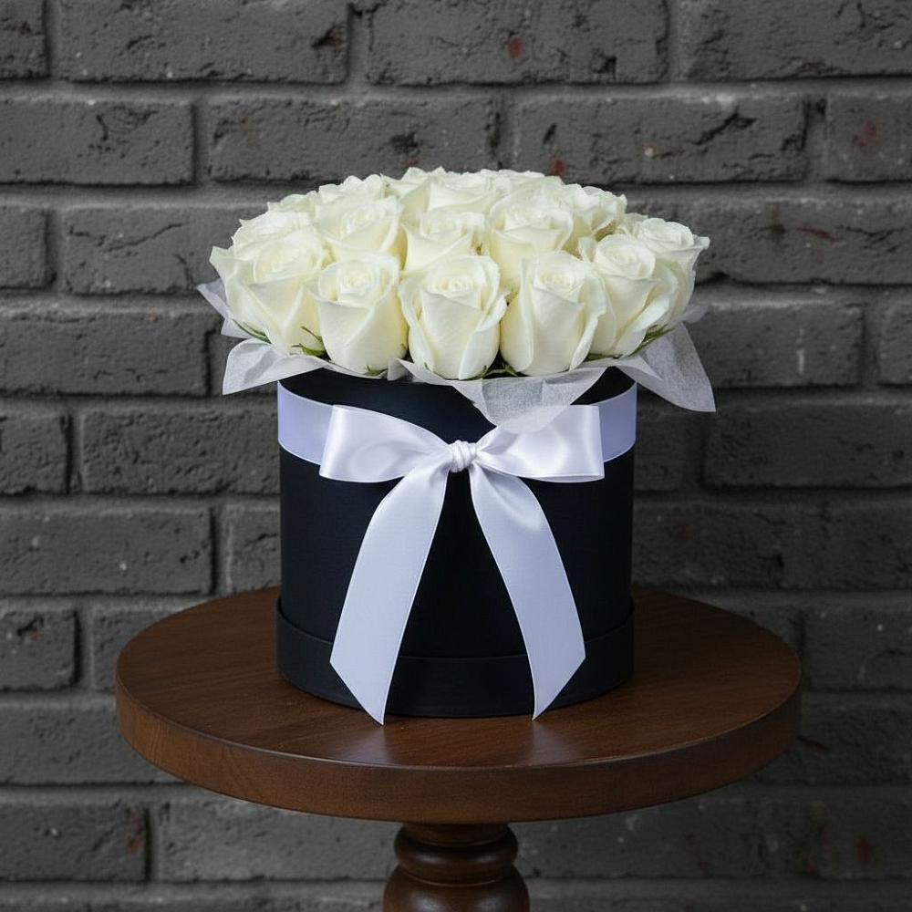 Цветочная композиция из Розы в шляпной коробке в Заплавской