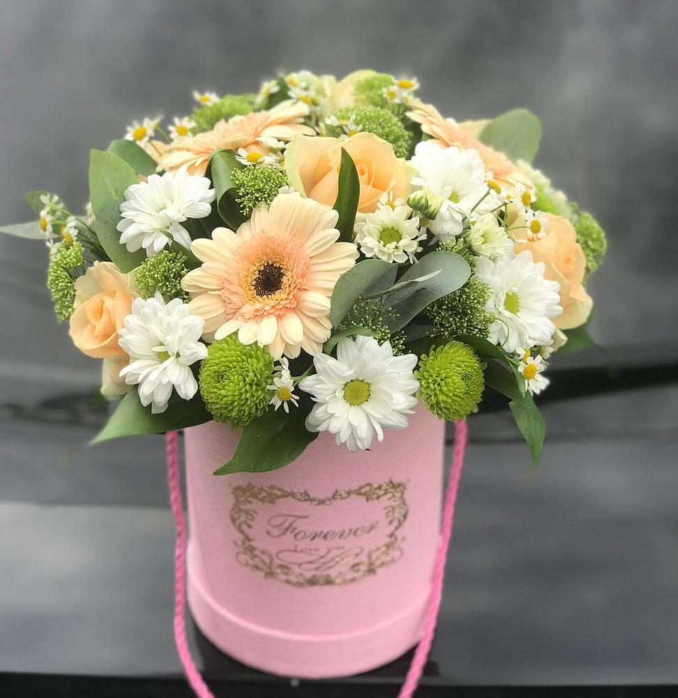 Цветочная композиция из Розы, Герберы и Хризантемы в шляпной коробке в Заплавской