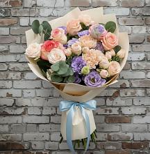 Букет цветов из:  Розы, Лизиантусы и Гвоздики #REPLACE_PRED# Заплавской