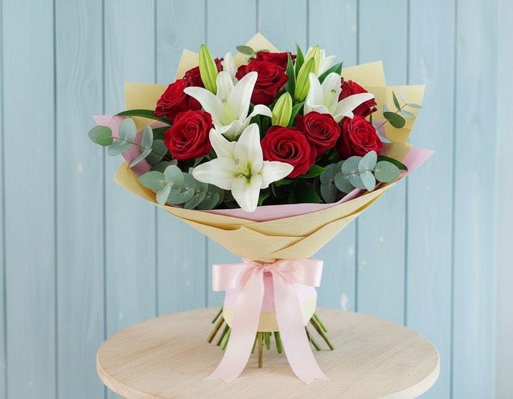 Букет цветов из: Лилии и Розы в Заплавской